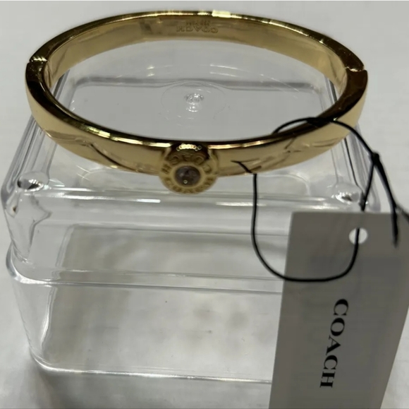 NEW COACH Open Circle Hinged Bracelet ~Gold One~New With Tags - Picture 8 of 9